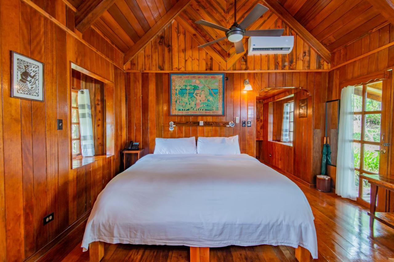 Palau Carolines Resort โครอร์ ภายนอก รูปภาพ